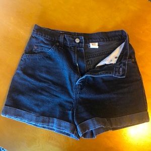 Levi’s high waisted black denim mom shorts